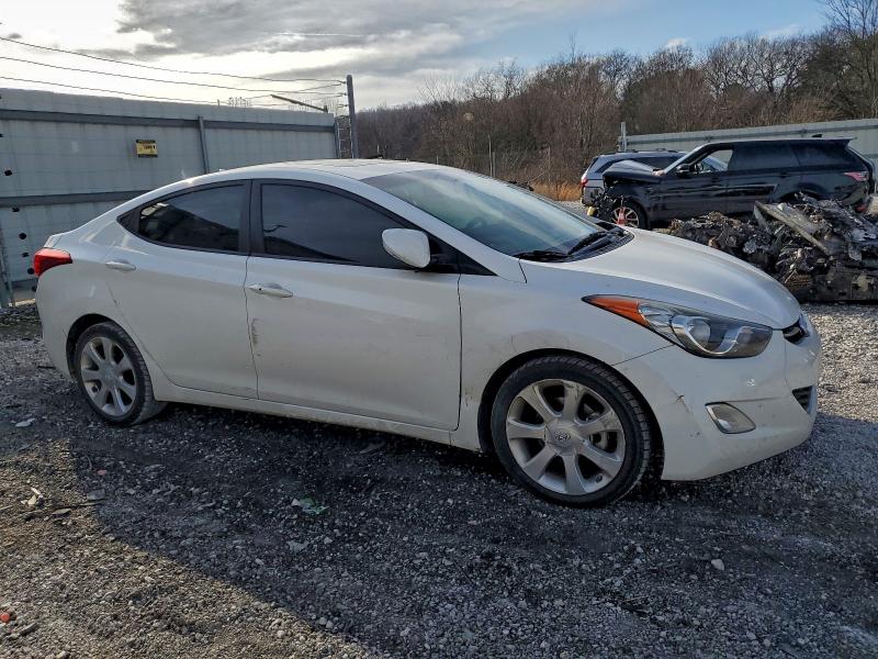 Photo 4 from auction – 2013 HYUNDAI ELANTRA with VIN 5NPDH4AE2DH199010