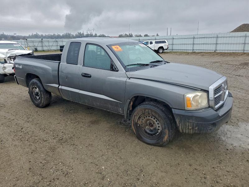 Photo 4 from auction – 2005 DODGE DAKOTA ST with VIN 1D7HW22K25S224741