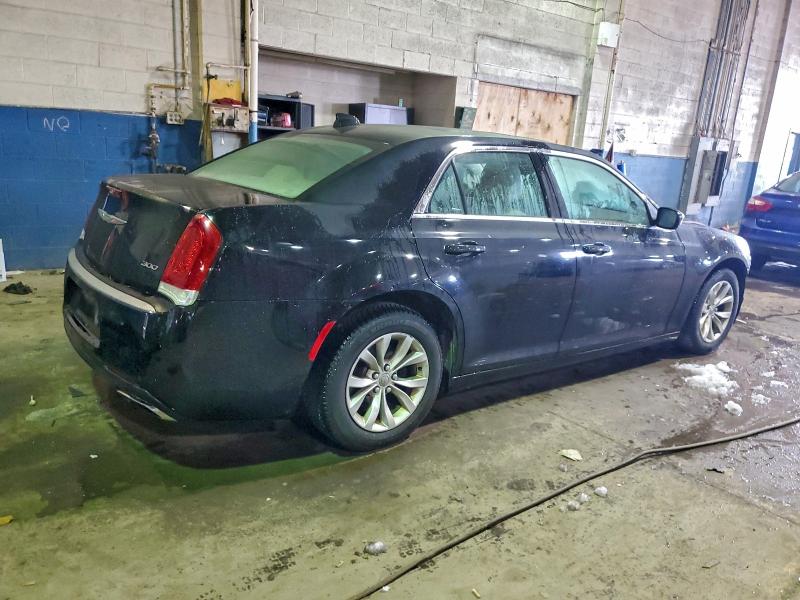 Photo 3 from auction – 2016 CHRYSLER 300 LIMITE with VIN 2C3CCAAG7GH198205