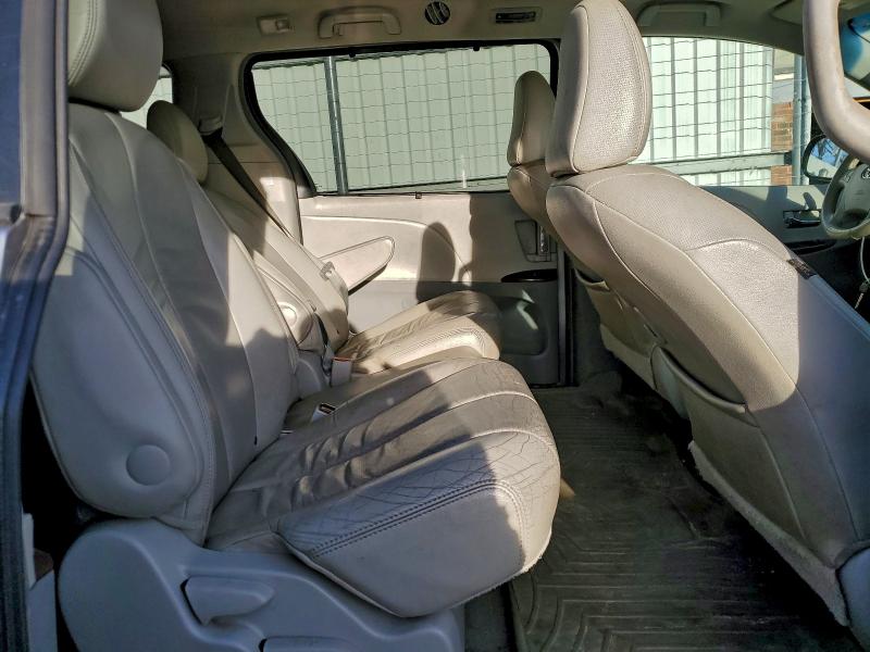 Photo 11 from auction – 2012 TOYOTA SIENNA XLE with VIN 5TDYK3DCXCS251516