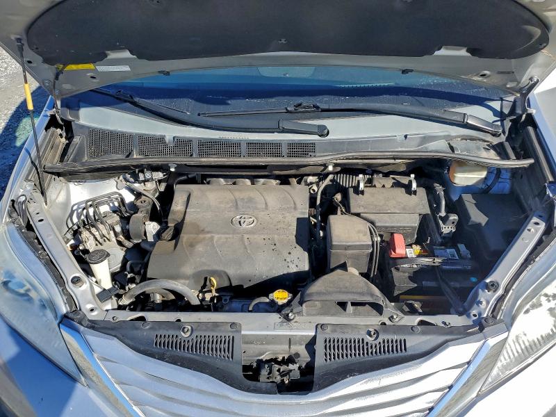 Zdjęcie 12 z aukcji – 2015 TOYOTA SIENNA z VIN 5TDJK3DC2FS115502