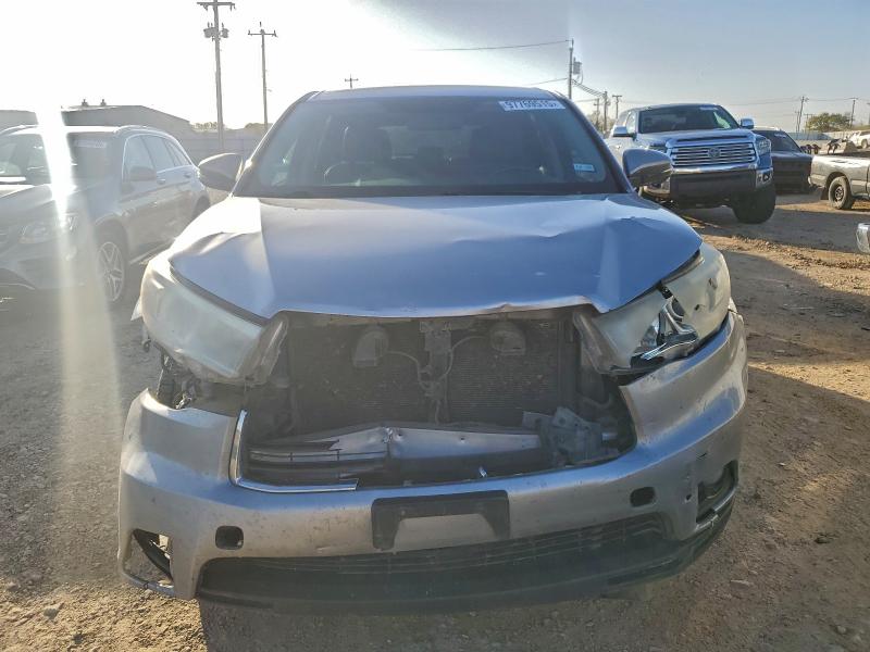 Photo 5 from auction – 2016 TOYOTA HIGHLANDER with VIN 5TDZKRFH3GS187115