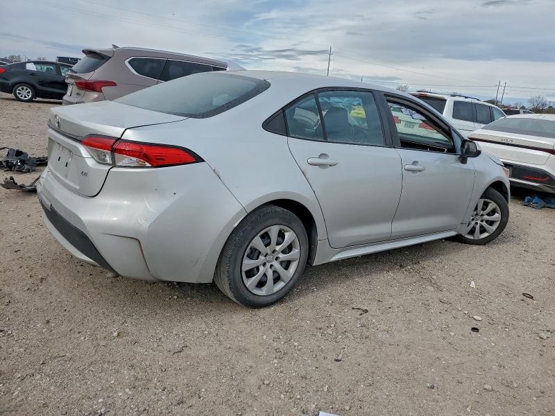 Photo 3 from auction – 2021 TOYOTA COROLLA LE with VIN 5YFEPMAE4MP153477
