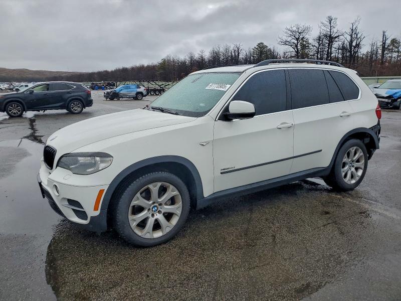 BMW X5 XDRIVE3 2013 with VIN 5UXZV4C51D0B13115 - Photo from auction