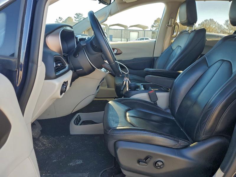 Photo 7 from auction – 2017 CHRYSLER PACIFICA T with VIN 2C4RC1BG6HR710844