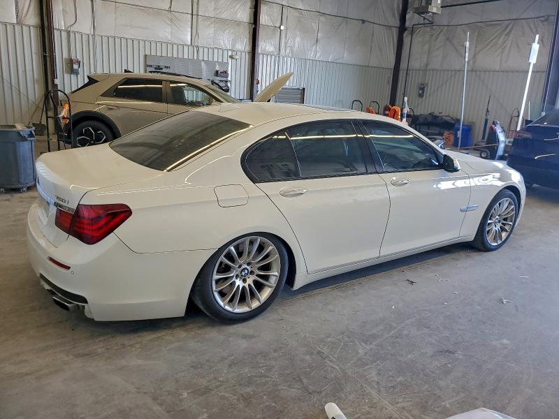 Photo 3 from auction – 2014 BMW 750 I with VIN WBAYA8C57ED825018