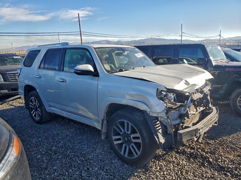 Photo 4 from auction – 2014 TOYOTA 4RUNNER SR with VIN JTEBU5JR6E5196216