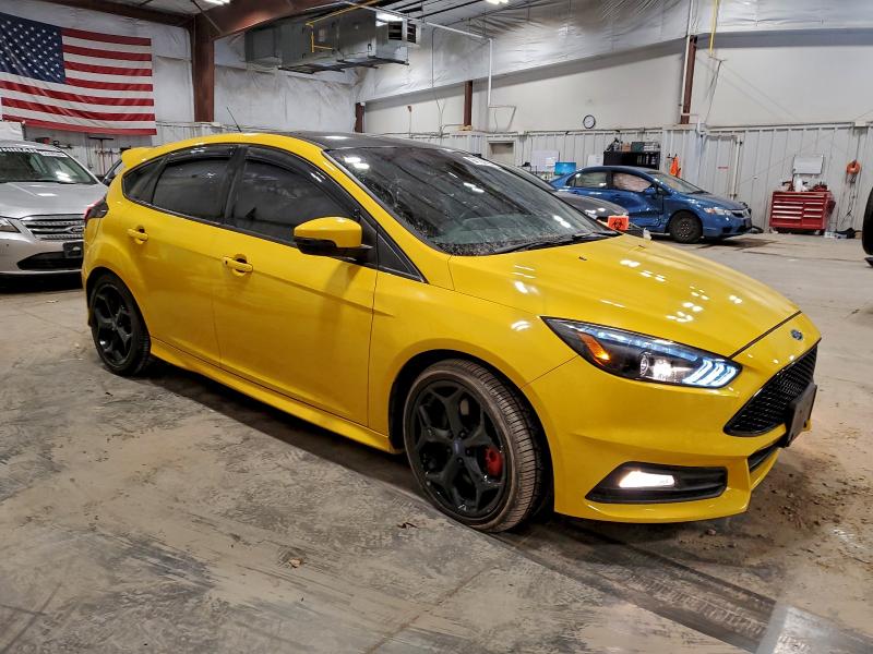 Photo 4 from auction – 2017 FORD FOCUS ST with VIN 1FADP3L90HL222921