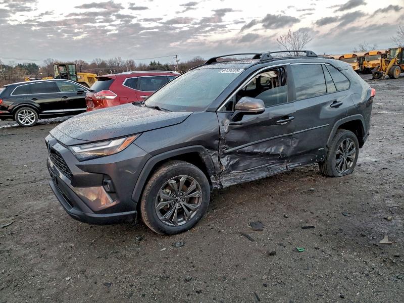 TOYOTA RAV4 XLE P 2022 with VIN 4T3B6RFV2NU080869 - Photo from auction