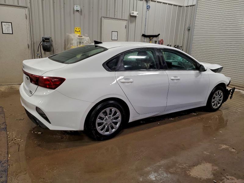 Photo 3 from auction – 2023 KIA FORTE LX with VIN 3KPF24AD8PE582010