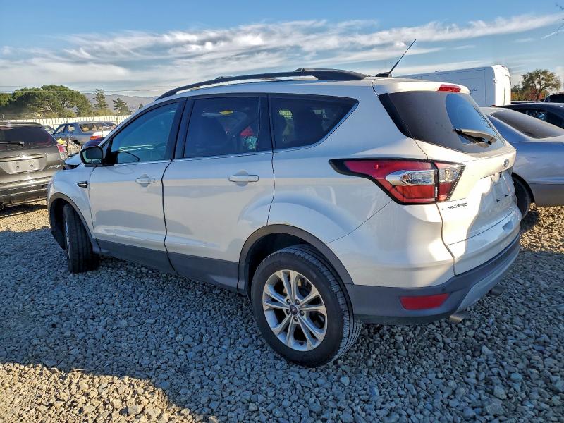 Photo 2 from auction – 2017 FORD ESCAPE SE with VIN 1FMCU0G98HUE97613