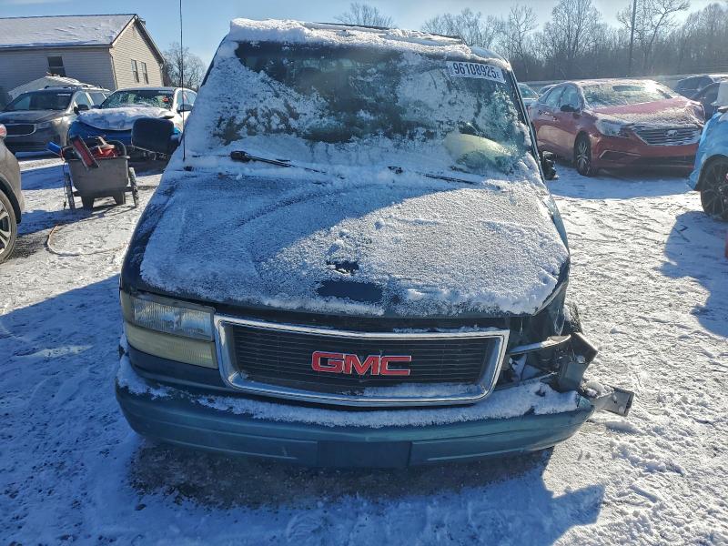 Photo 12 from auction – 2002 GMC SAFARI XT with VIN 1GKEL19X02B504286