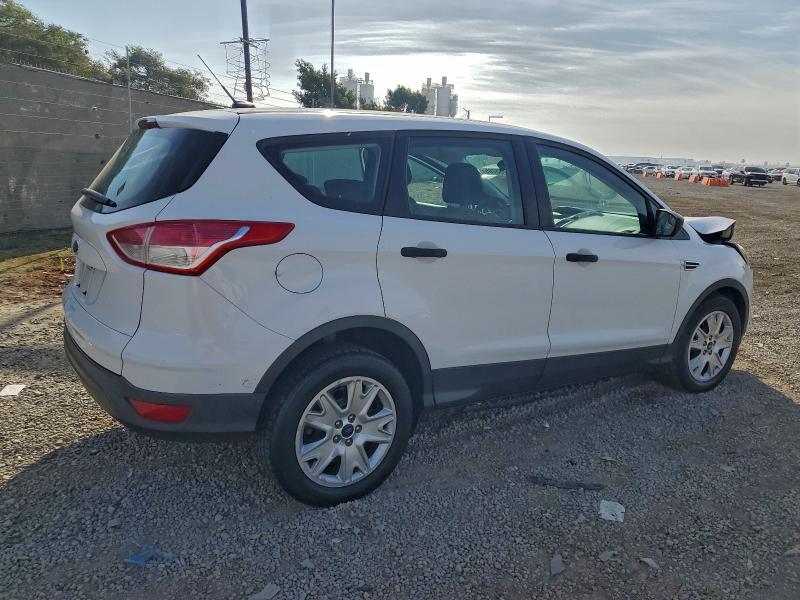 Photo 3 from auction – 2014 FORD ESCAPE S with VIN 1FMCU0F74EUB31434