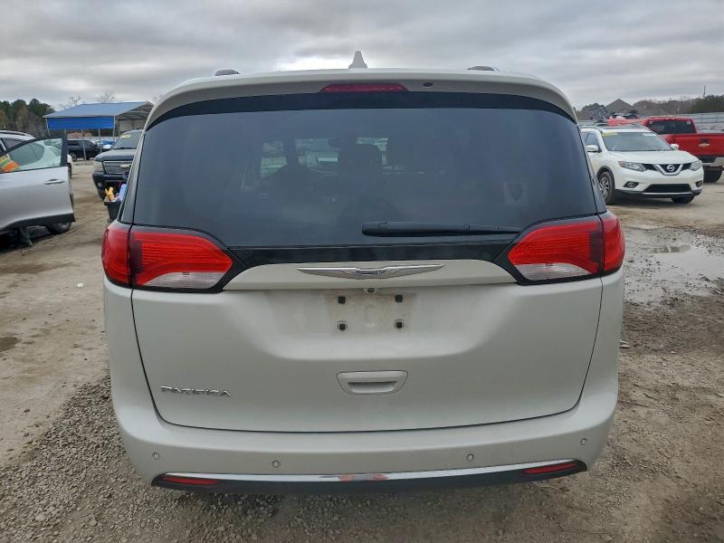 Photo 6 from auction – 2017 CHRYSLER PACIFICA T with VIN 2C4RC1EG2HR739883