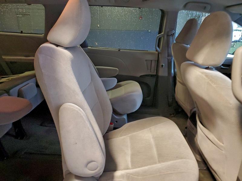 Photo 11 from auction – 2016 TOYOTA SIENNA LE with VIN 5TDJK3DC9GS137353