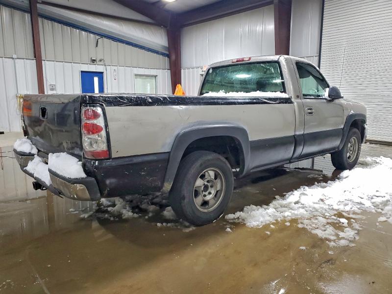 Photo 3 from auction – 2001 CHEVROLET SILVERADO with VIN 1GCEK14V21E173826