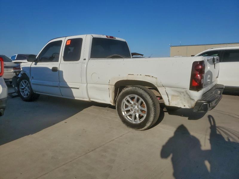 Photo 2 from auction – 2003 CHEVROLET SILVERADO with VIN 2GCEC19T831412501