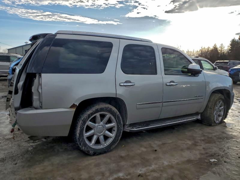 Photo 3 from auction – 2011 GMC YUKON DENA with VIN 1GKS2EEF5BR109182