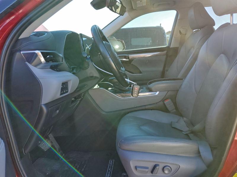 Photo 7 from auction – 2022 TOYOTA HIGHLANDER with VIN 5TDYZRAH1NS547154