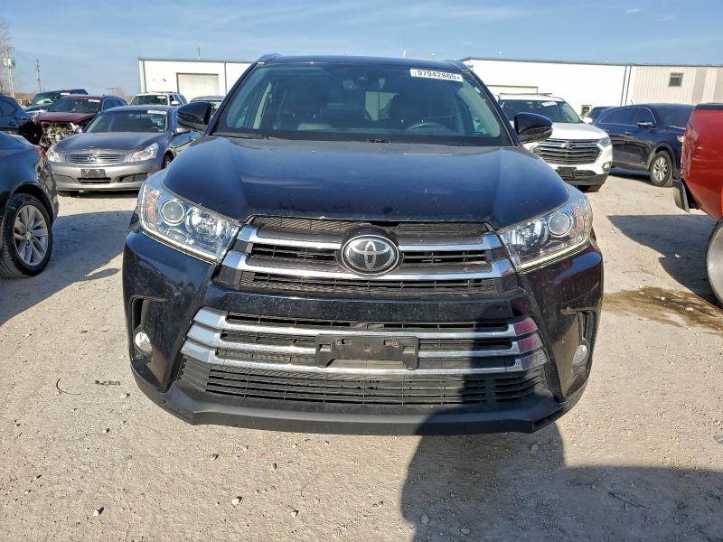 Photo 5 from auction – 2018 TOYOTA HIGHLANDER with VIN 5TDDZRFH9JS824179