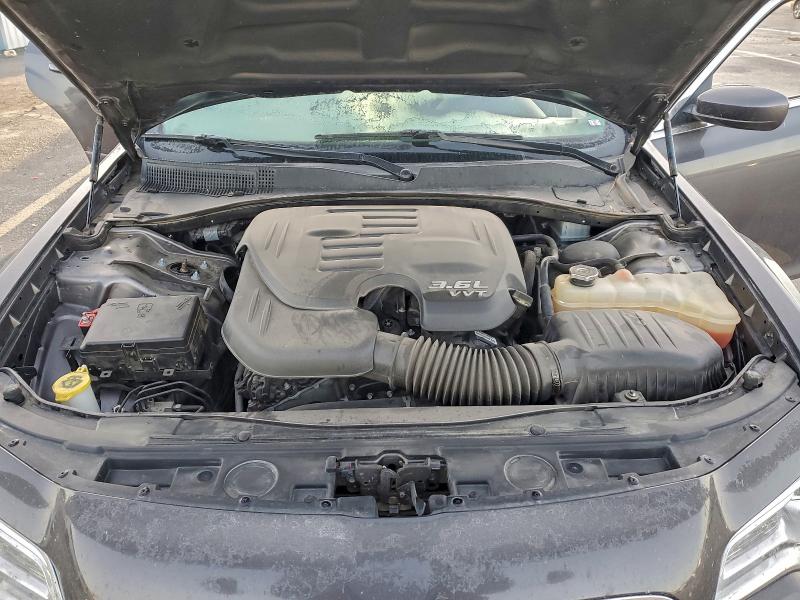Photo 11 from auction – 2017 CHRYSLER 300 LIMITE with VIN 2C3CCARG6HH597368