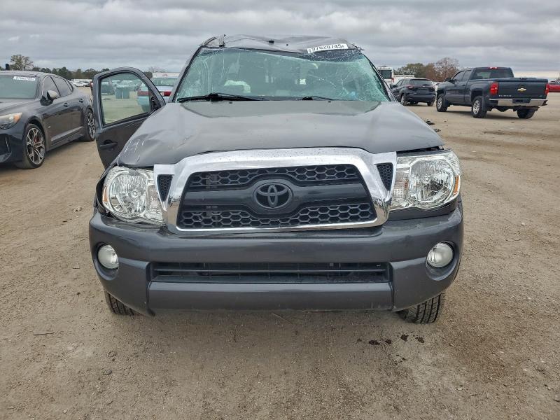 Photo 5 from auction – 2011 TOYOTA TACOMA DOU with VIN 3TMLU4EN6BM064542