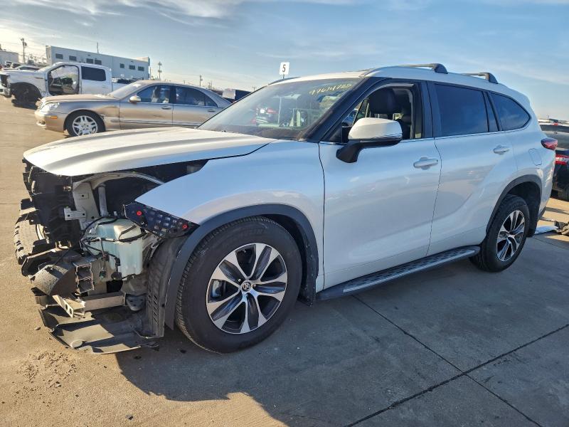TOYOTA HIGHLANDER 2023 with VIN 5TDKDRAH1PS521709 - Photo from auction