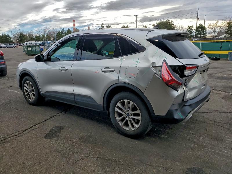 Photo 2 from auction – 2020 FORD ESCAPE SE with VIN 1FMCU9G64LUB04614