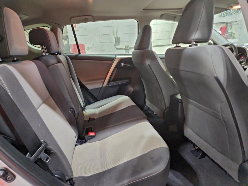 Photo 11 from auction – 2015 TOYOTA RAV4 XLE with VIN JTMRFREV2FJ037343
