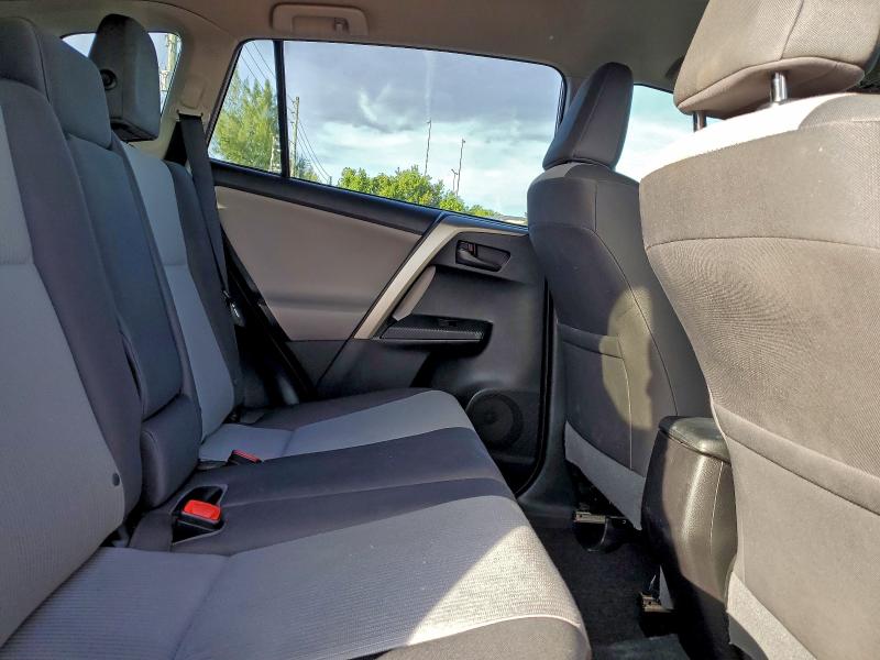 Photo 11 from auction – 2015 TOYOTA RAV4 LE with VIN 2T3ZFREV9FW221566