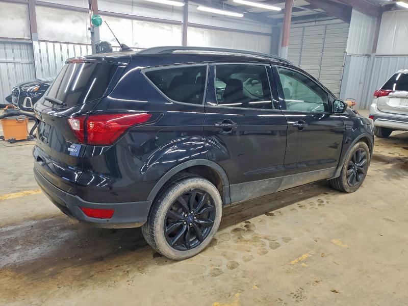Photo 3 from auction – 2019 FORD ESCAPE SE with VIN 1FMCU9GD0KUA76761