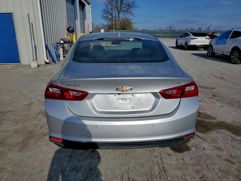 Photo 6 from auction – 2017 CHEVROLET MALIBU LT with VIN 1G1ZE5ST9HF266115