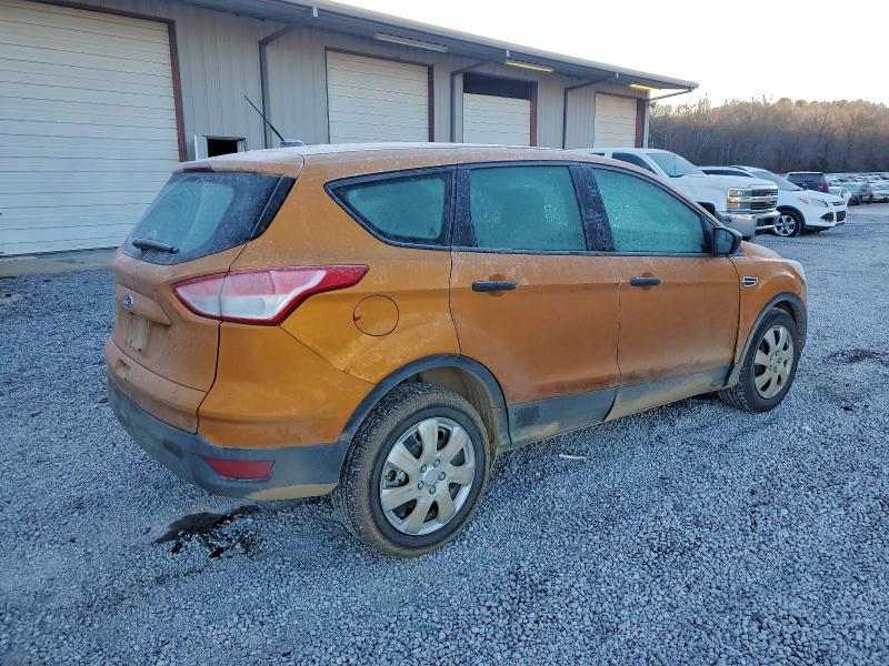 Photo 3 from auction – 2016 FORD ESCAPE S with VIN 1FMCU0F79GUC03828