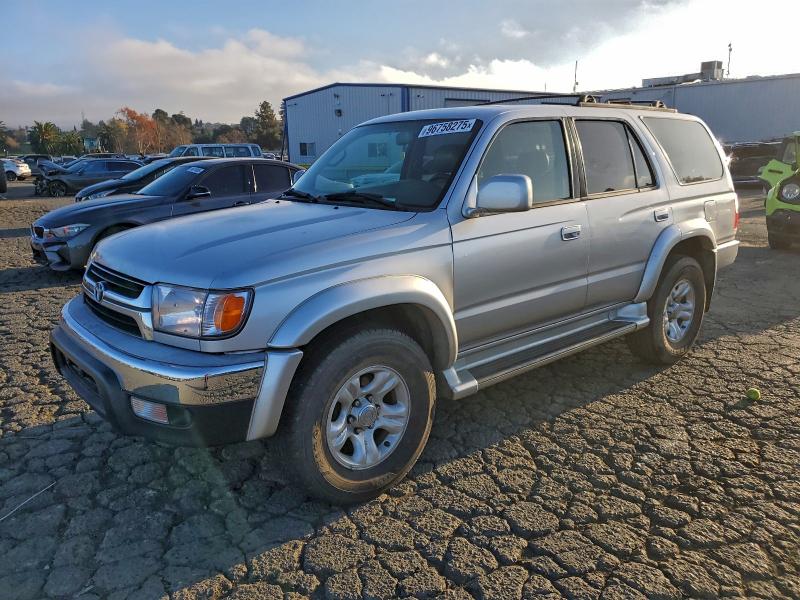 TOYOTA 4RUNNER SR 2002 with VIN JT3GN86R520249907 - Photo from auction