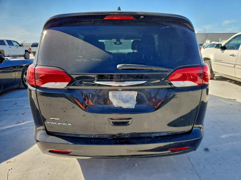 Photo 6 from auction – 2017 CHRYSLER PACIFICA with VIN 2C4RC1DG4HR519999