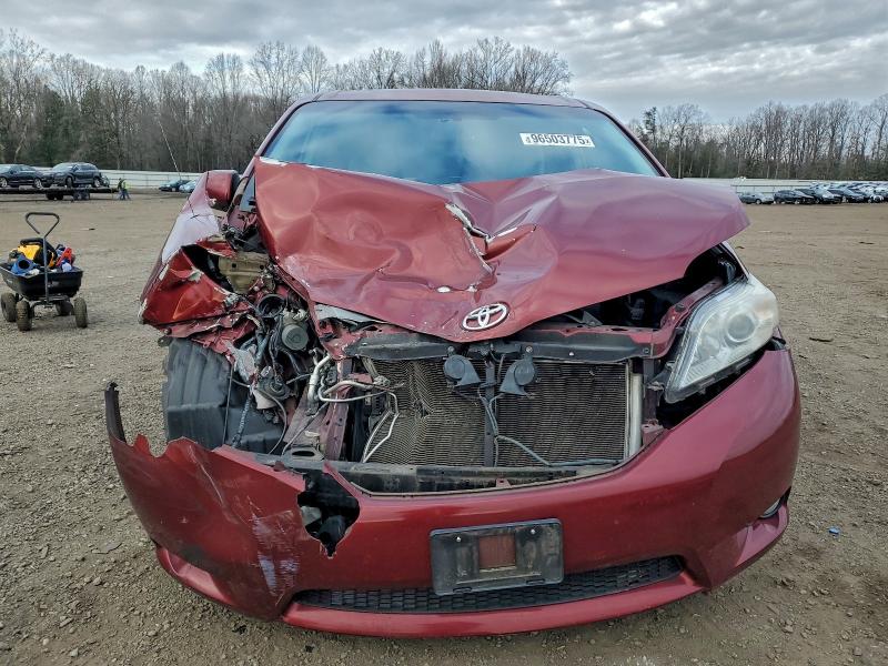 Photo 5 from auction – 2012 TOYOTA SIENNA XLE with VIN 5TDYK3DC8CS207630
