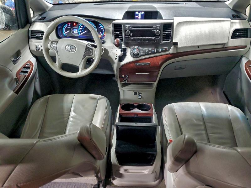 Photo 8 from auction – 2013 TOYOTA SIENNA XLE with VIN 5TDYK3DC2DS380769