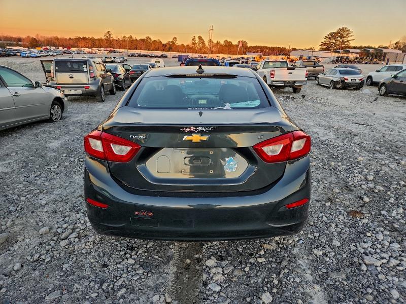Photo 6 from auction – 2017 CHEVROLET CRUZE LT with VIN 3G1BE5SM3HS522092