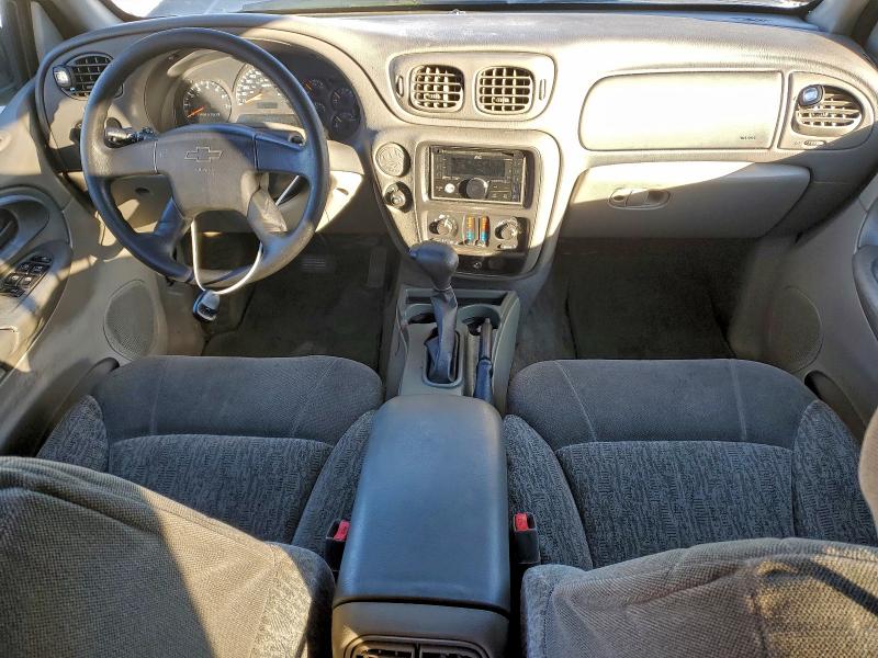 Photo 8 from auction – 2002 CHEVROLET TRAILBLAZE with VIN 1GNDS13S422269325