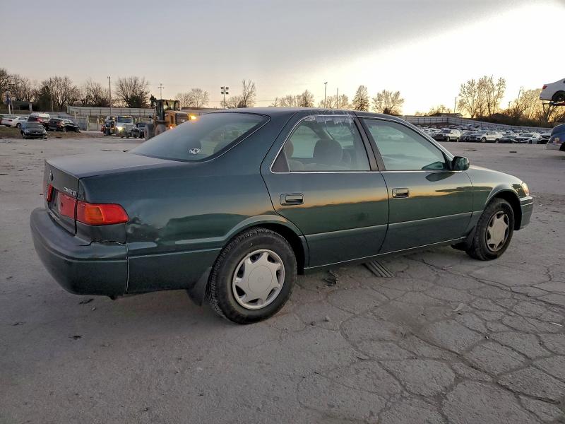 Photo 3 from auction – 2000 TOYOTA CAMRY with VIN 4T1BG22K7YU759128
