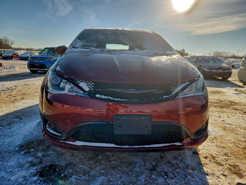 Photo 5 from auction – 2018 CHRYSLER PACIFICA T with VIN 2C4RC1FGXJR334035