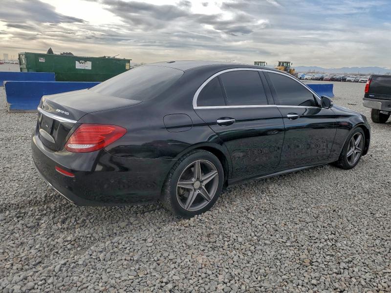 Photo 3 from auction – 2017 MERCEDES-BENZ E 300 with VIN WDDZF4JBXHA013086