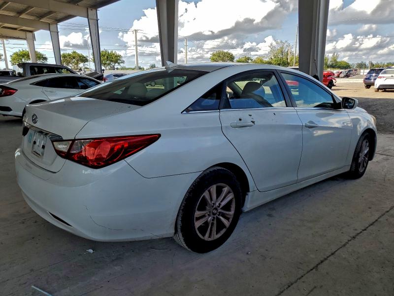 Photo 3 from auction – 2013 HYUNDAI SONATA GLS with VIN 5NPEB4AC4DH693597
