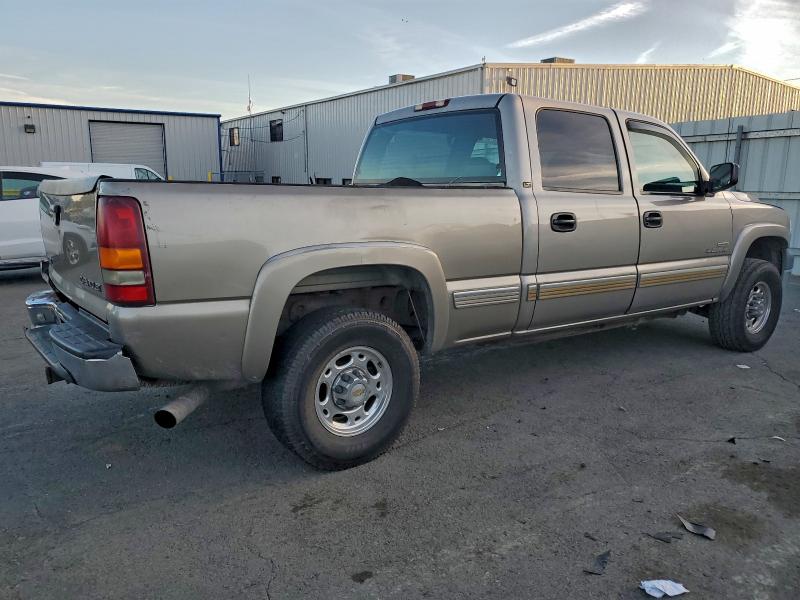 Photo 3 from auction – 2001 CHEVROLET SILVERADO with VIN 1GCHC23151F181802