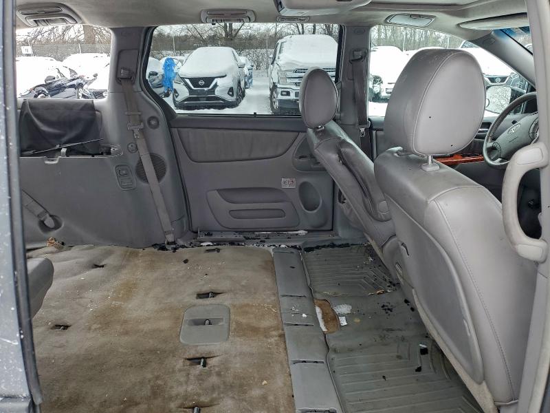 Photo 11 from auction – 2009 TOYOTA SIENNA XLE with VIN 5TDZK22C19S270384