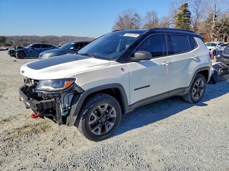 JEEP COMPASS TR 2018 with VIN 3C4NJDDB4JT345879 - Photo from auction
