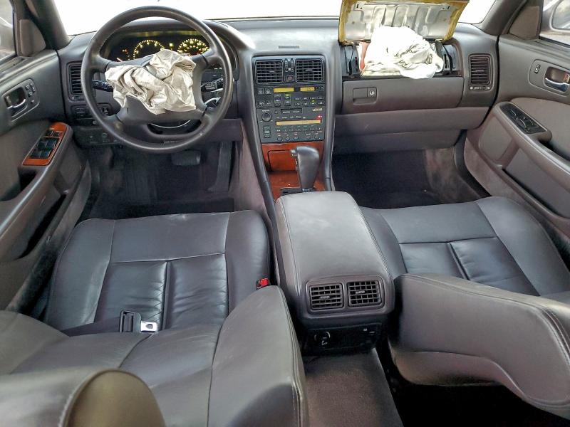 Photo 8 from auction – 1994 LEXUS LS 400 with VIN JT8UF11E1R0197904