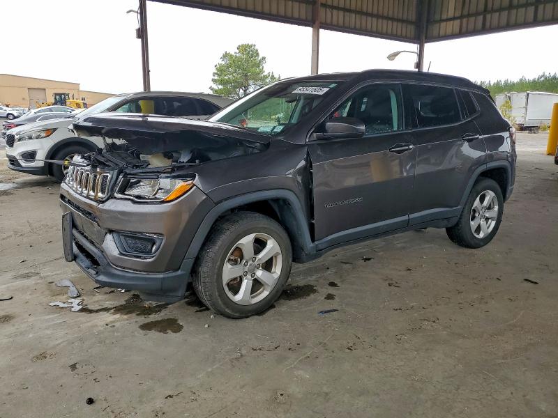 JEEP COMPASS LA 2019 with VIN 3C4NJDBB1KT599831 - Photo from auction