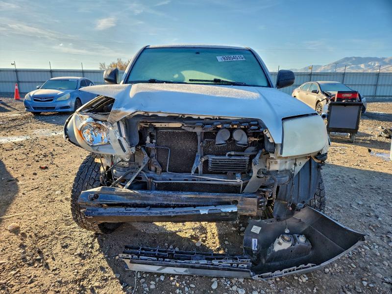 Foto 5 de la subasta – 2005 TOYOTA 4RUNNER SR con VIN JTEBT14R550052869