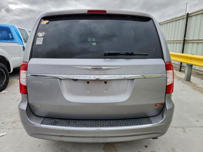 Photo 6 from auction – 2016 CHRYSLER TOWN & COU with VIN 2C4RC1BG7GR103852